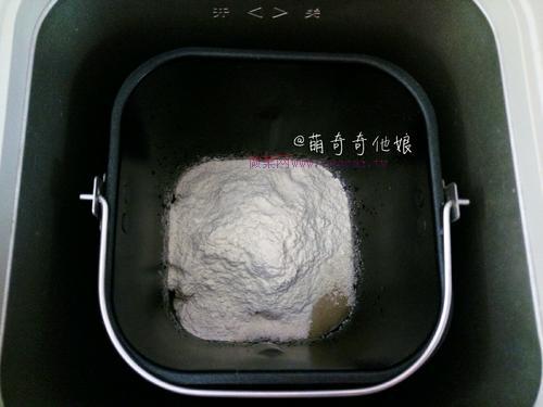 爱心杂蔬<a href=/shicai/rouqin/HuoTui/index.html target=_blank><u>火腿</u></a><a href=/shicai/mimian/MianBao/index.html target=_blank><u>面包</u></a>的做法