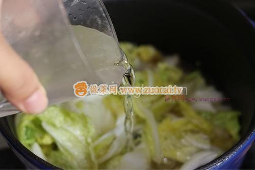 鲜虾白菜<a href=/shicai/mimian/FenSi/index.html target=_blank><u>粉丝</u></a>煲的做法