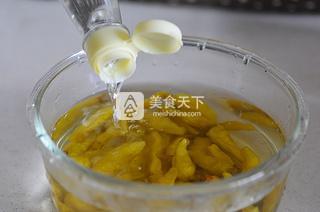 追剧最佳零食泡椒凤爪的做法步骤：4