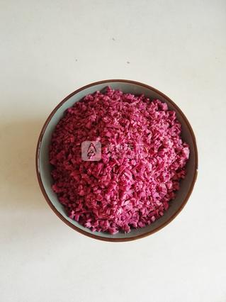 #ACA烘焙明星大赛#<a href=/shicai/shucai/ZiShu/index.html target=_blank><u>紫薯</u></a>猫耳朵的做法步骤：2