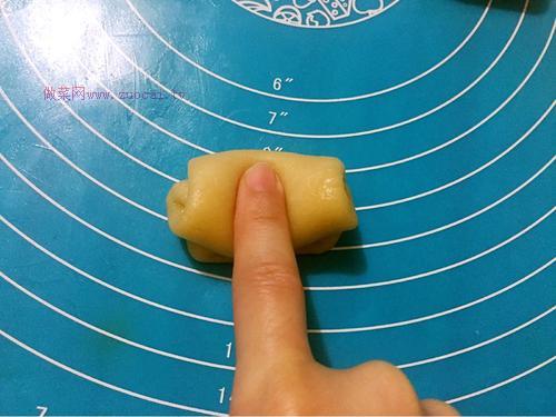 <a href=/shicai/mimian/HongDou/index.html target=_blank><u>红豆</u></a>酥的做法