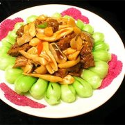 【青椒炒鸡腿菇】炒鸡腿菇的做法_清炒鸡腿菇的做法